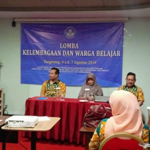 Sekolah Tahfizh Khoiru Ummah Go Nasional, Juara Terbaik PKBM Se-Indonesia Sekolah Tahfizh Khoiru Ummah Go Nasional, Juara Terbaik PKBM Se-Indonesia
