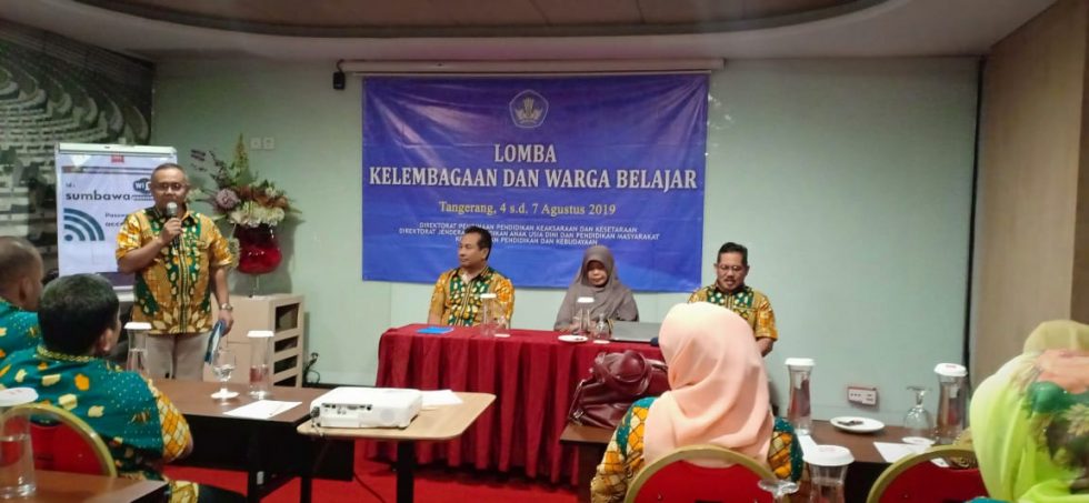 Sekolah Tahfizh Khoiru Ummah Go Nasional, Juara Terbaik PKBM Se-Indonesia Sekolah Tahfizh Khoiru Ummah Go Nasional, Juara Terbaik PKBM Se-Indonesia