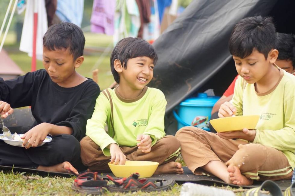 Menjadi Manusia Yang Bermanfaat Menjadi Manusia Yang Bermanfaat